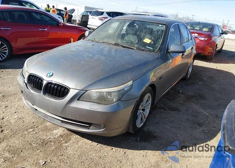 2010 BMW 528I z USA, uszkodzony, nr VIN WBANU5C54AC365471